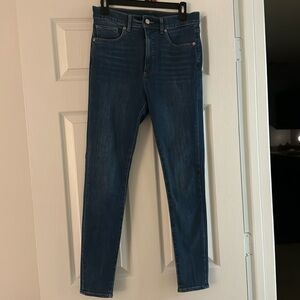 Express Highrise Skinny Jeans Size 6R, smoke and pet free environment